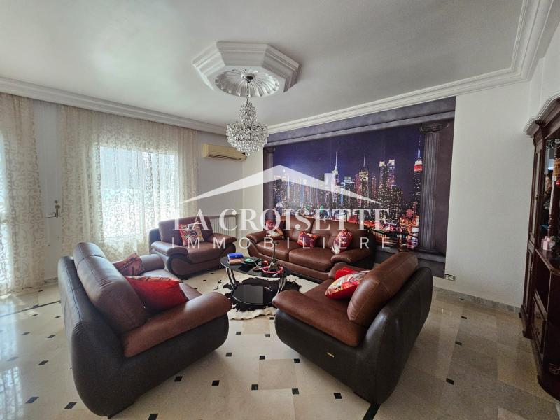 Étage de villa meublé S+3 avec terrasse à La Soukra